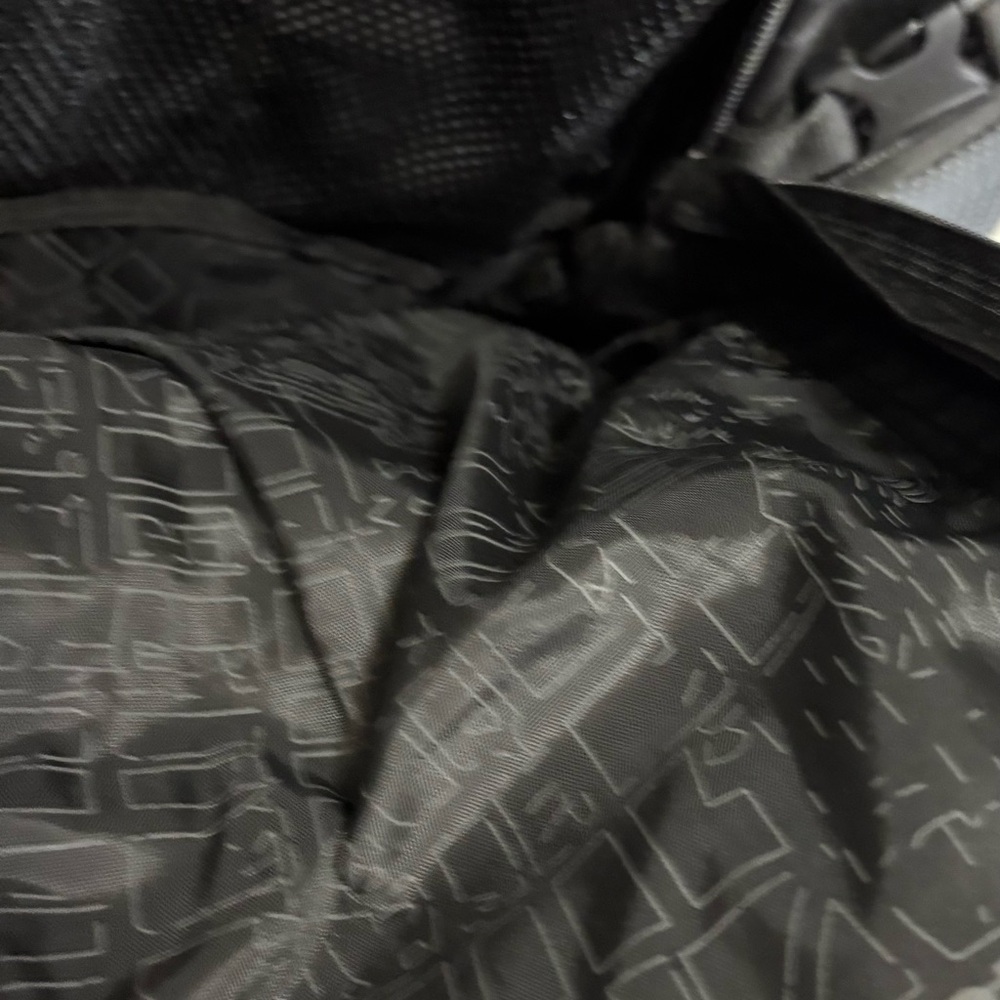 Black Adult Backpack new without tags - Picture 4 of 14